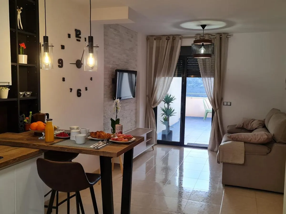Sybarix Apartment: Precioso Apartamento Con Vistas Al Golf Y El Mar La Envia Apartman
